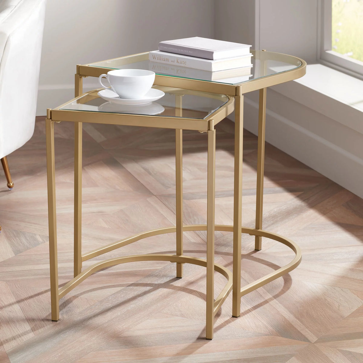 Modern Metal Nesting Tables Set of 2 Gold Clear Tempered Glass T8380