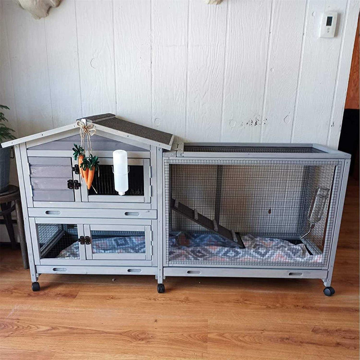 Rabbit Hutch with Casters and 3 Deep Pull Out Tray P1882