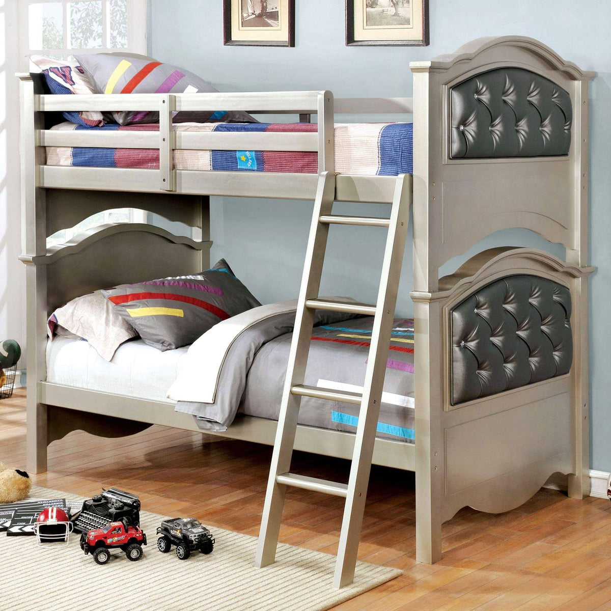 Twin Over Twin Bunk Bed M846887