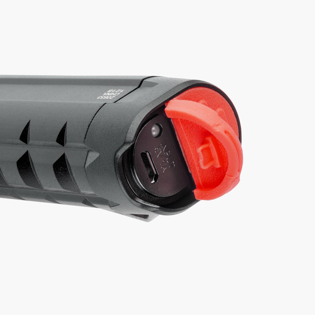 800 Lumens LED Flashlight Q1689