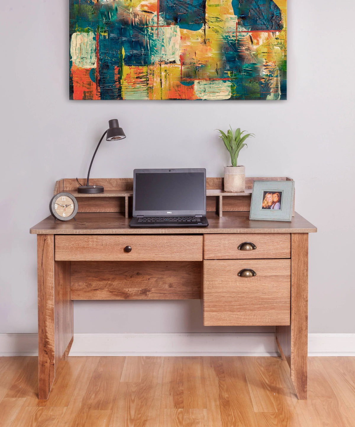 Executive Desk with Hutch, USB and Charger Hub I712