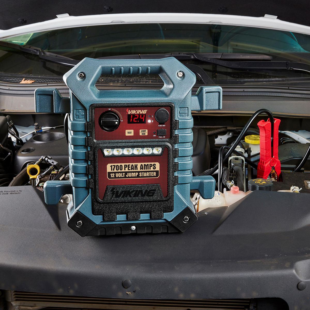 Portable Car Battery Jump Starter and Power Pack U1904